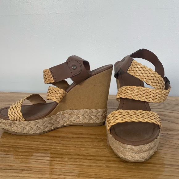Brown woven wedges - Picture 3 of 4